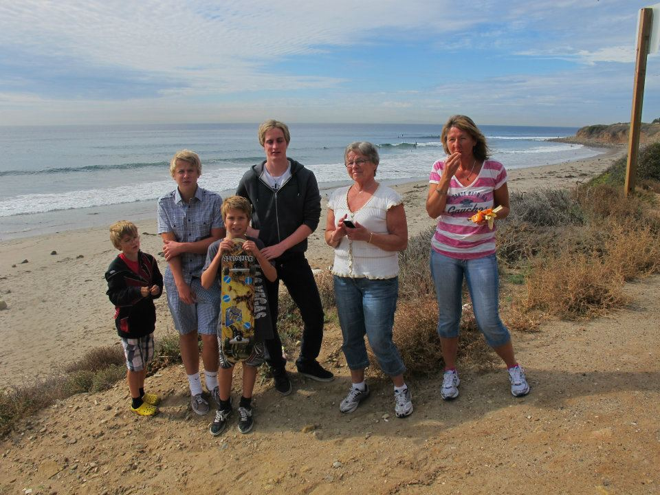 Familien på stranda ved Santa Monica