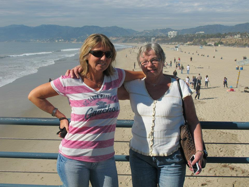 Helen og mamma på Santa Monica Pier