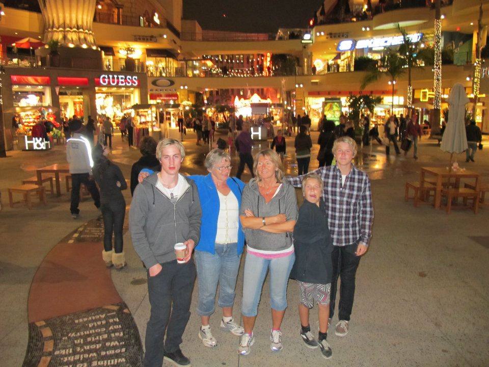 Familien om kvelden i Hollywood