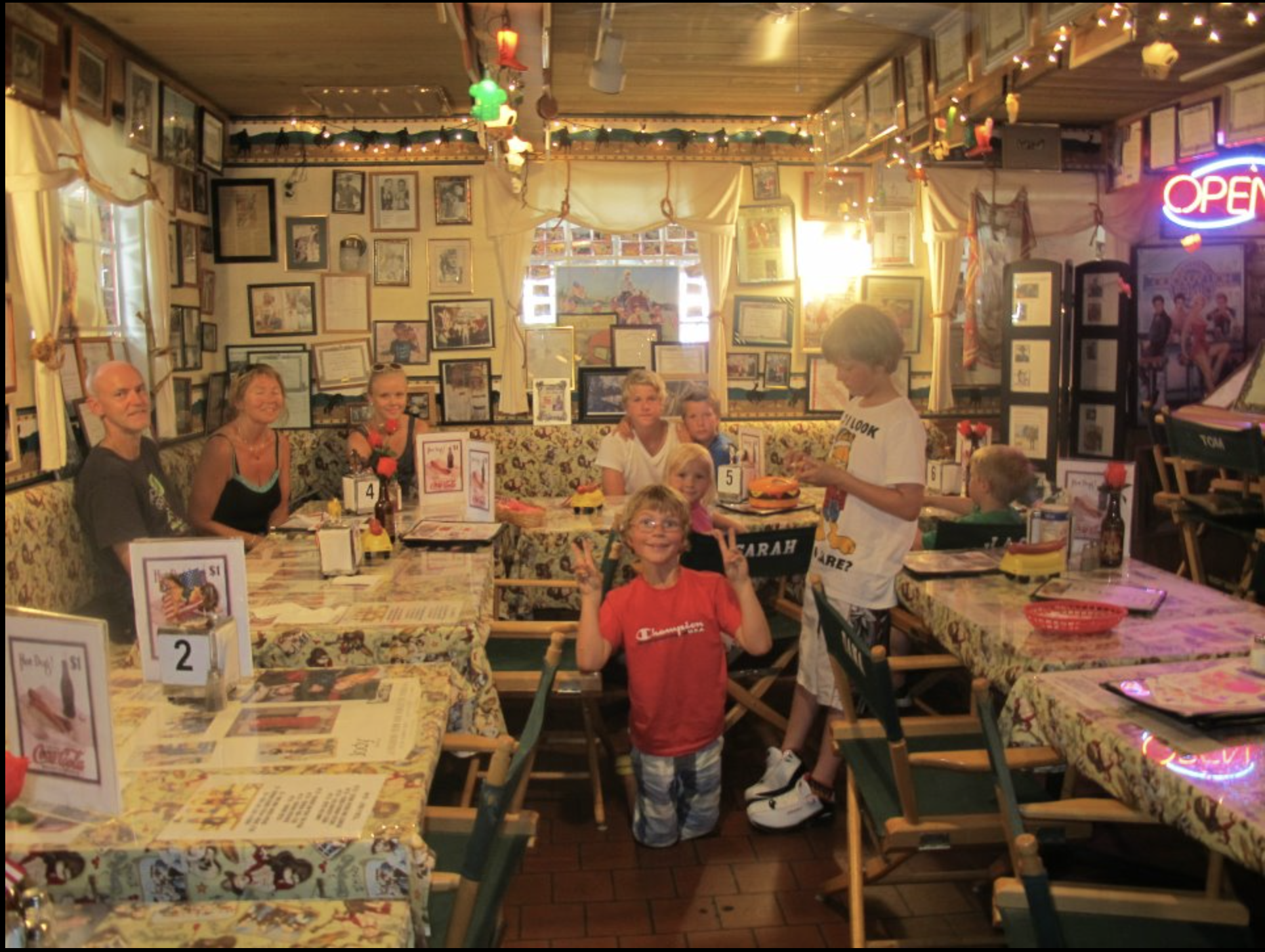 Familien på restaurant i Solvang
